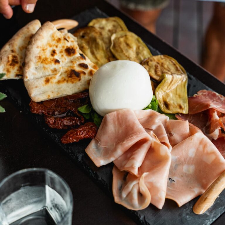 566092337 18322817368209186 236701024248971750 n 768x768