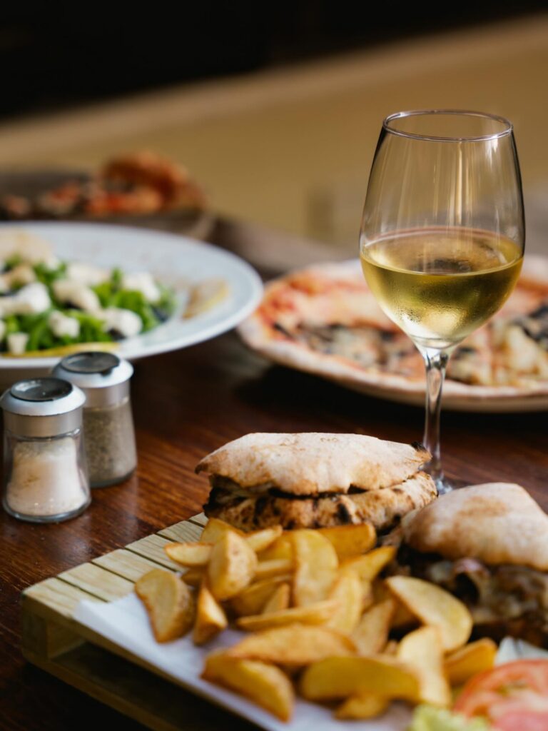 582052828 18327938200209186 995996409671082707 n 768x1024