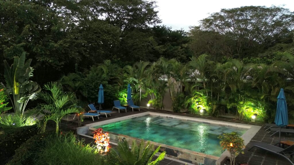 OTA251121 05 Piscine Nuit 1024x576