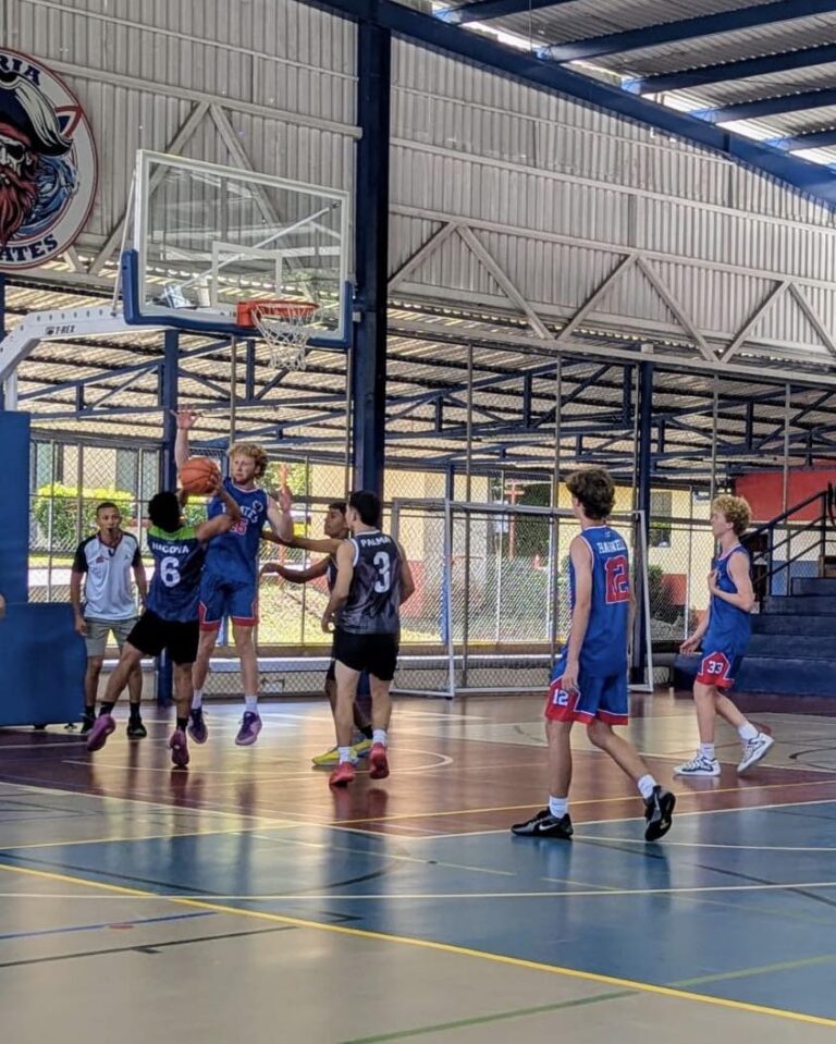 588276359 1660178325234621 7587750673732656990 n 768x959