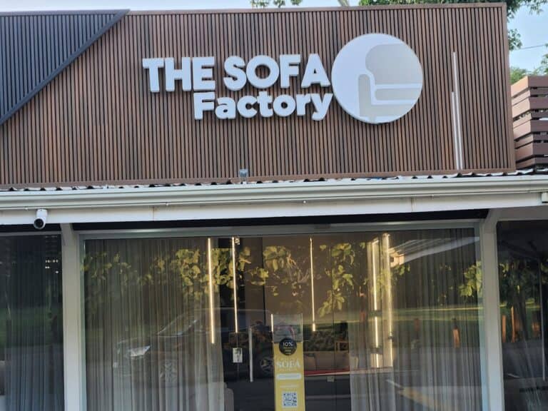 01 the sofa factory 768x576