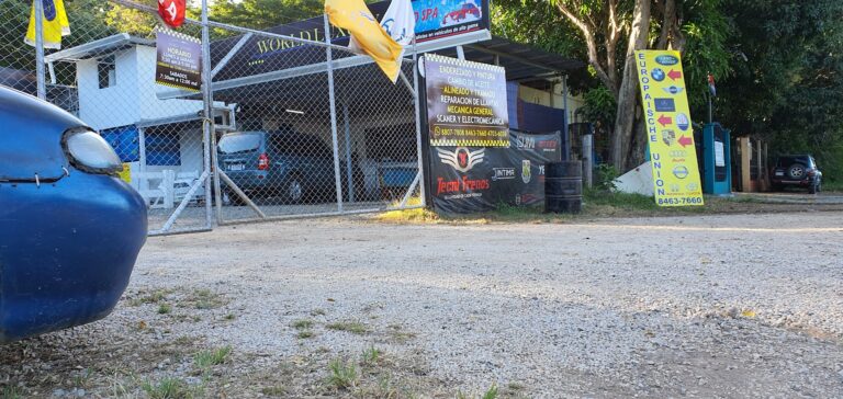 02 pits car 768x364