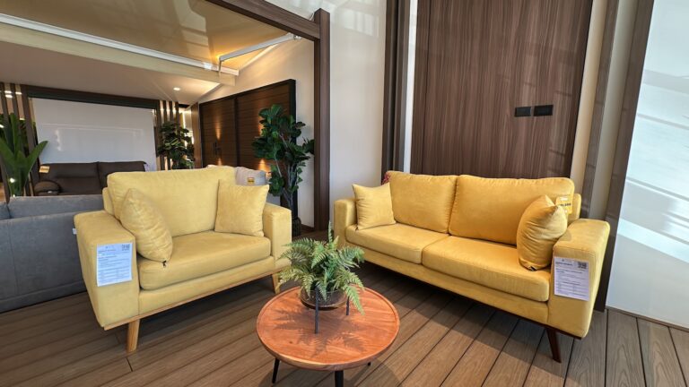02 the sofa factory 768x432
