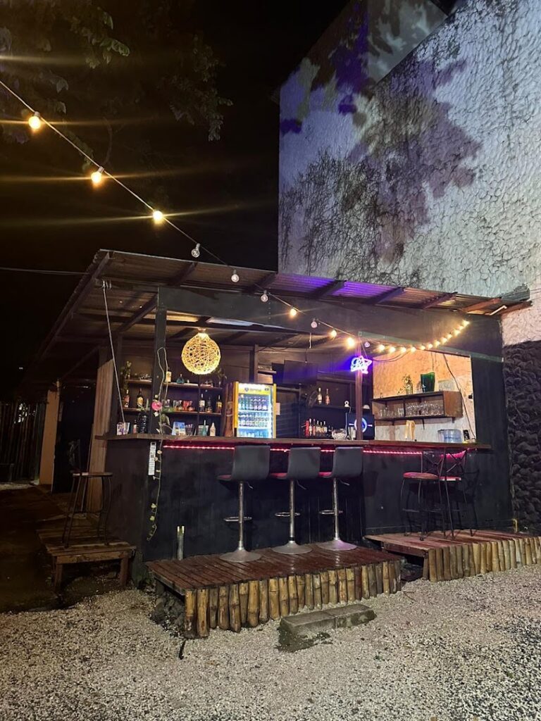 bar tamarindo que pario mama 3 1 768x1024