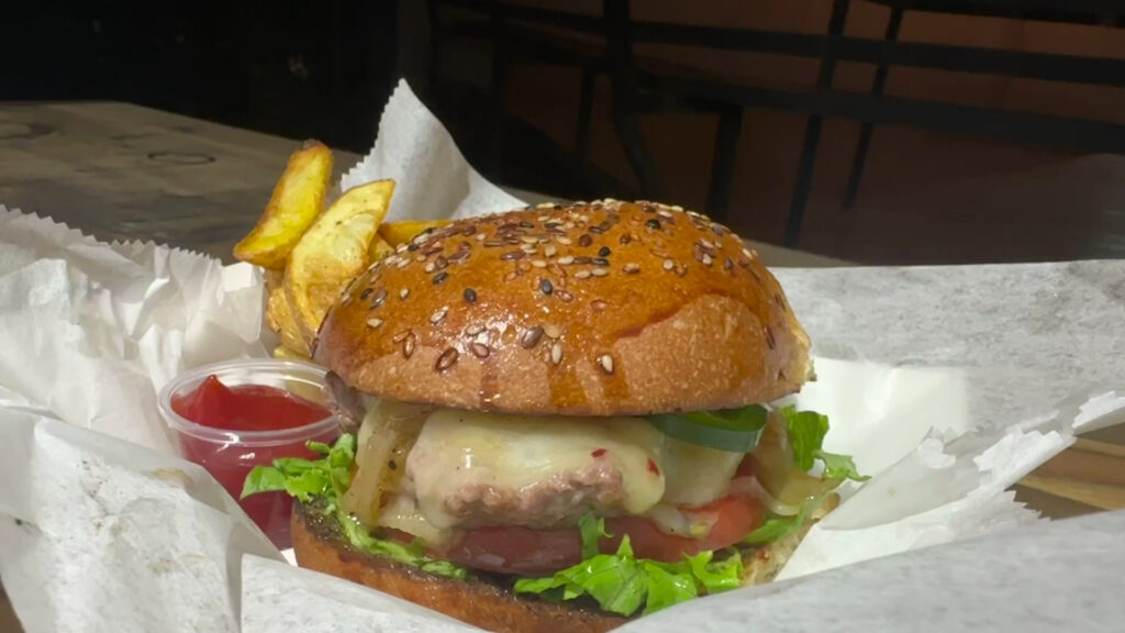 beach burger tamarindo 2 1 1024x576