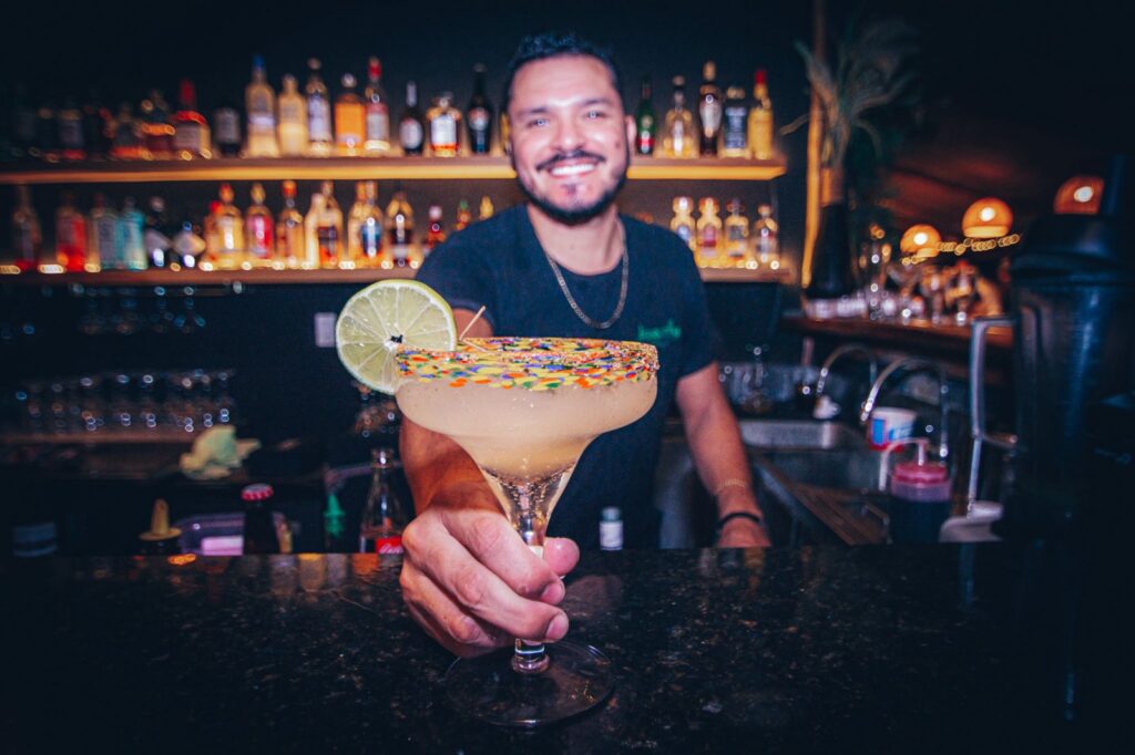 dragonfly bar grill bartender with margarita 1 1024x682