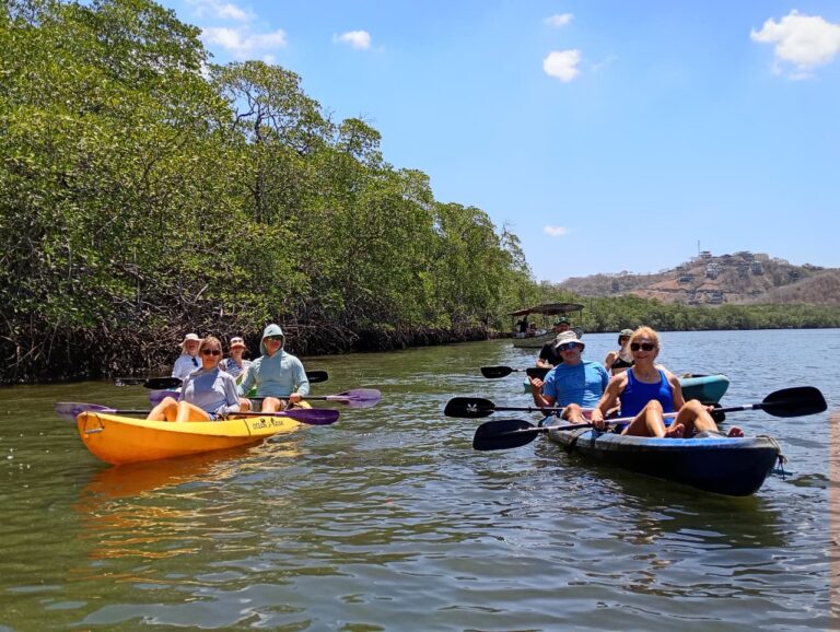 kayak group DGqNfHWy 768x578