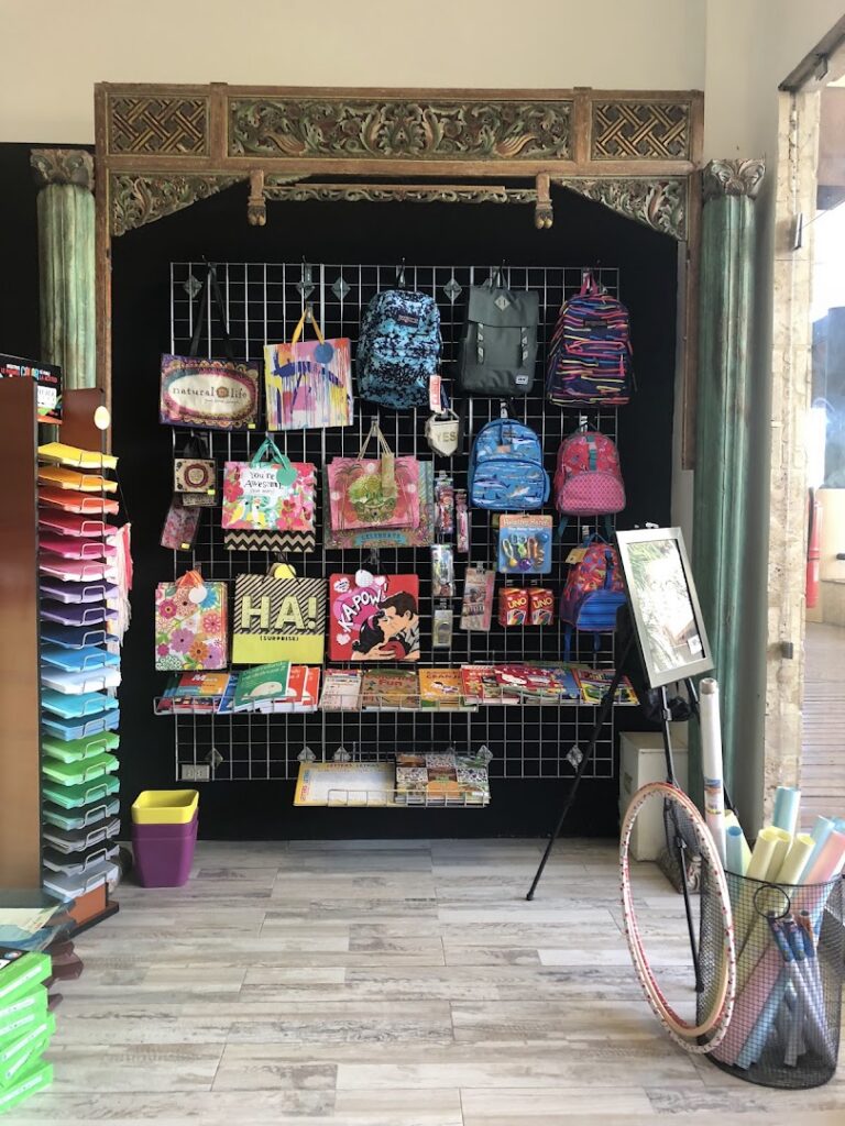 monada liberia stationary store 2 1 768x1024