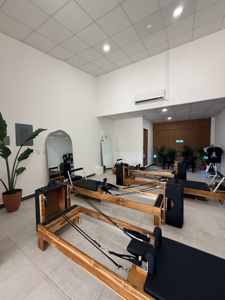 pura vida pilates studio tamarindo reformer mat 2 1 768x1024